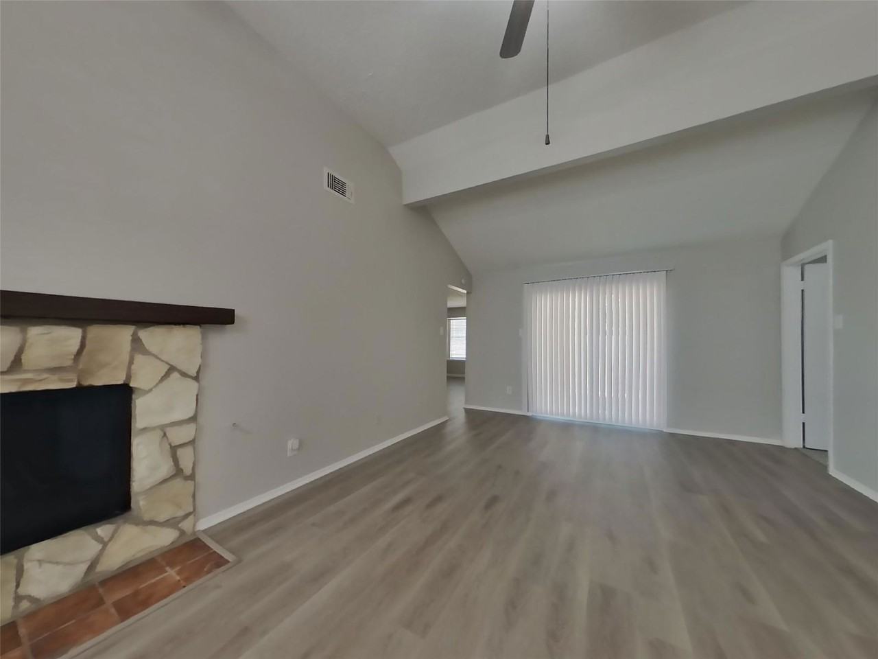 17226 Modbury St - Photo 3 of 8