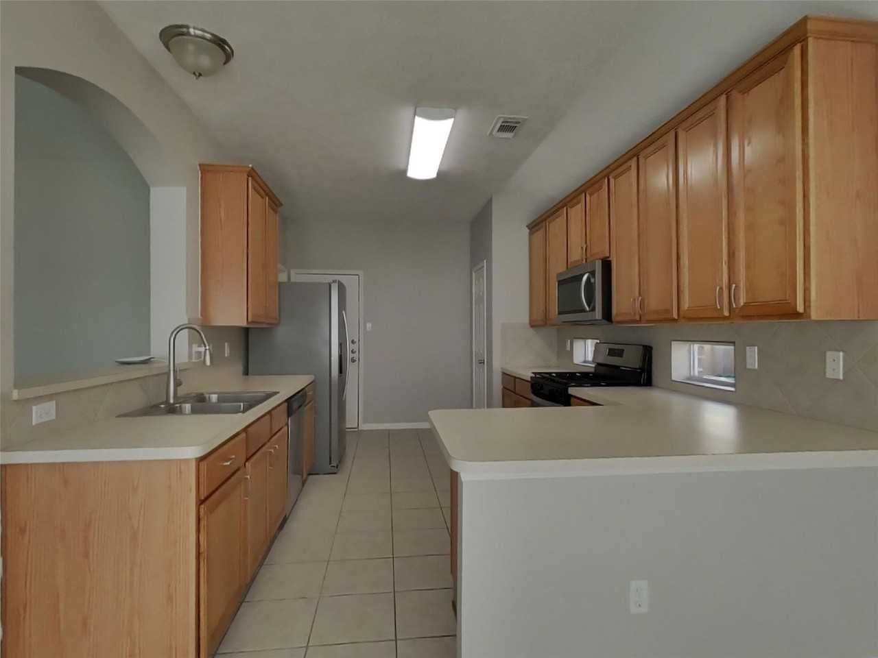 3123 Spring Ranch Ln - Photo 5 of 8