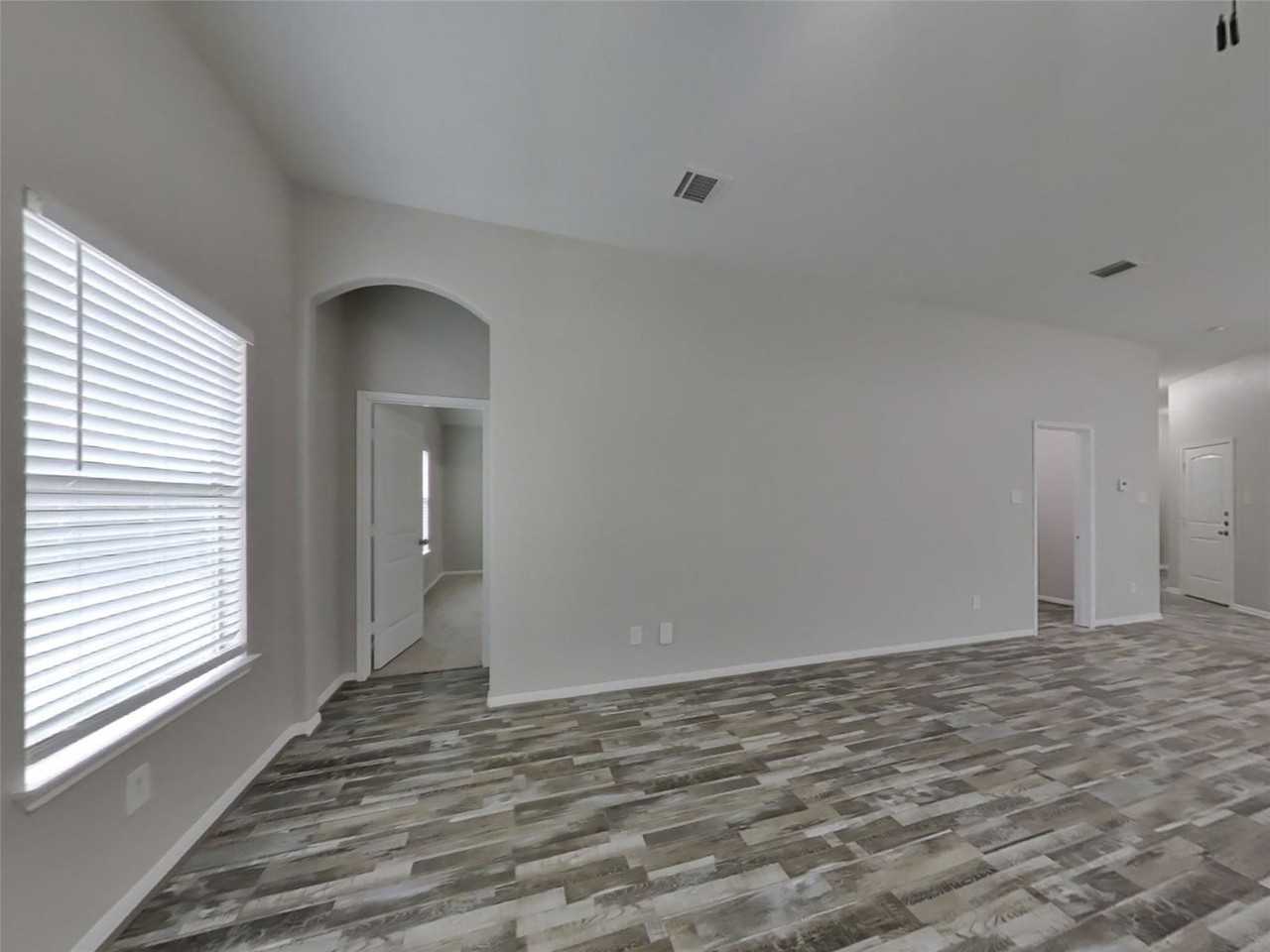 21451 Sullivan Forest Dr - Photo 3 of 8