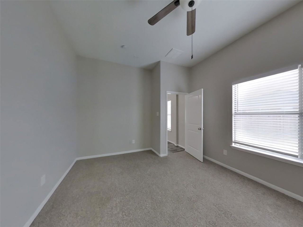 21451 Sullivan Forest Dr - Photo 6 of 8