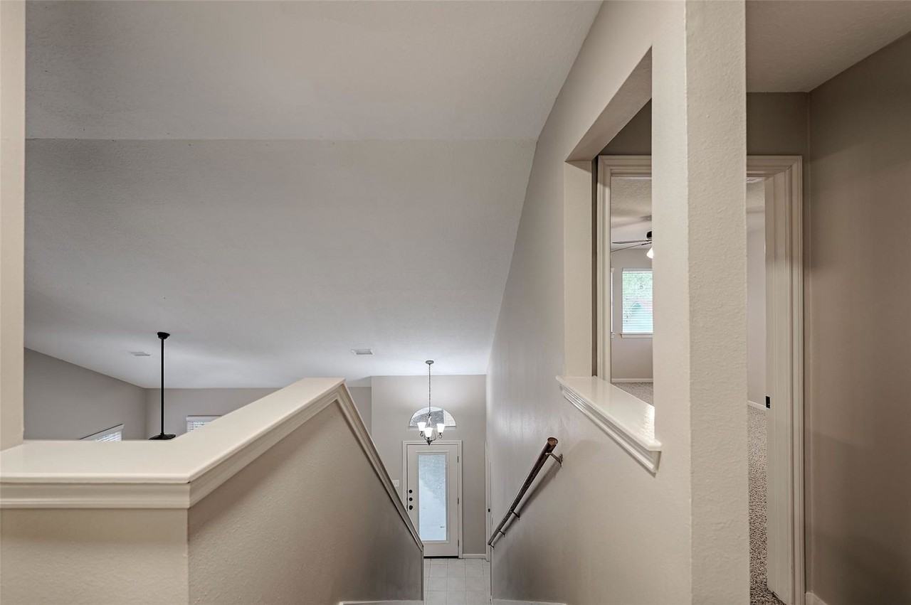 10 Hancock St - Photo 4 of 8