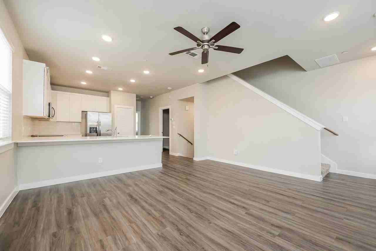 18435 Idyllic Aly - Photo 4 of 8