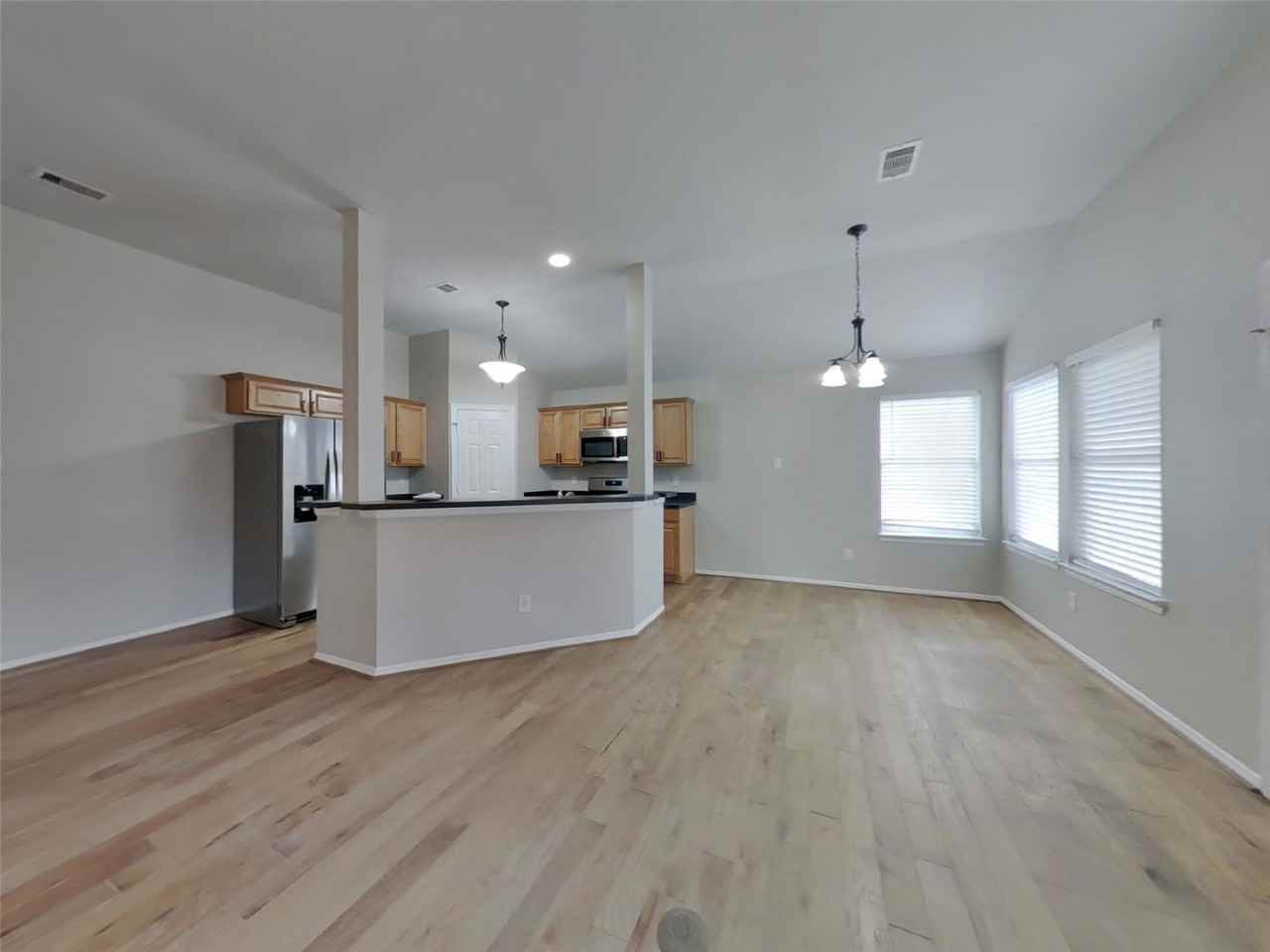 2205 Highland Hills Dr - Photo 3 of 8