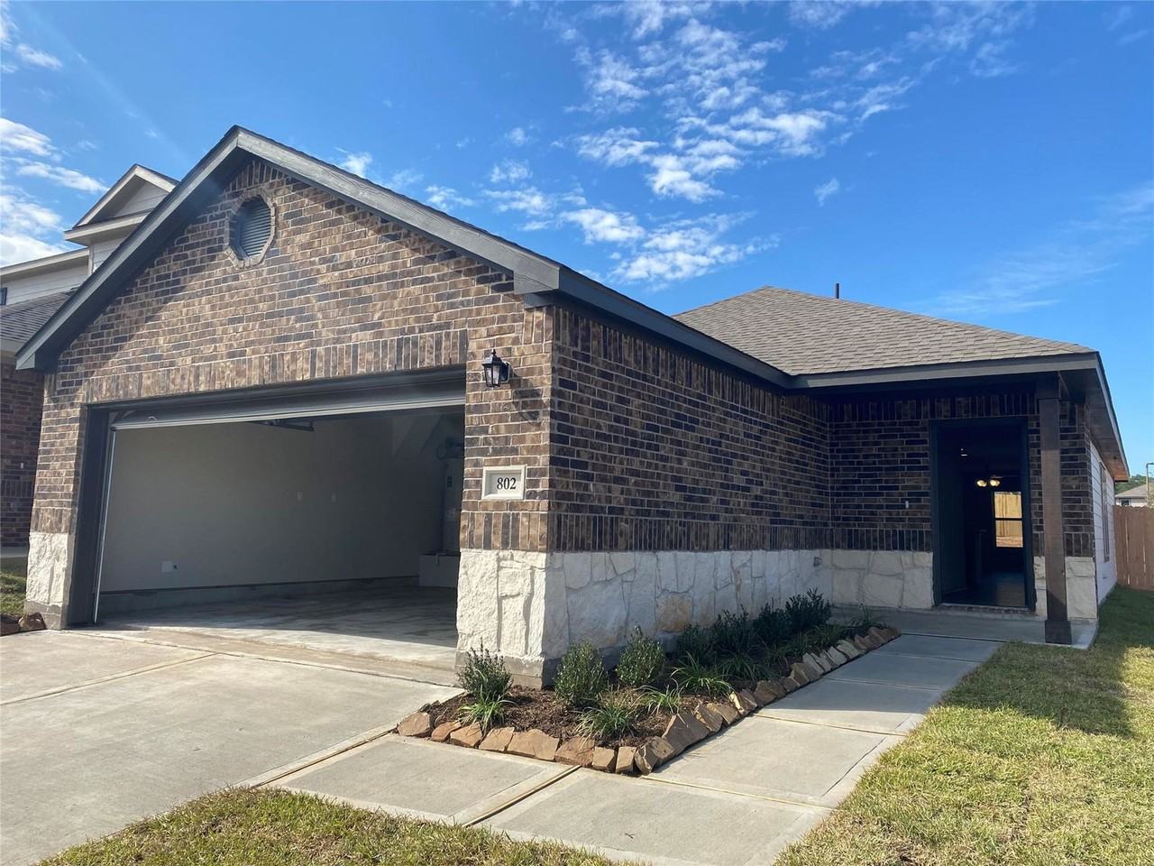 802 Faison Ct - Photo 2 of 8