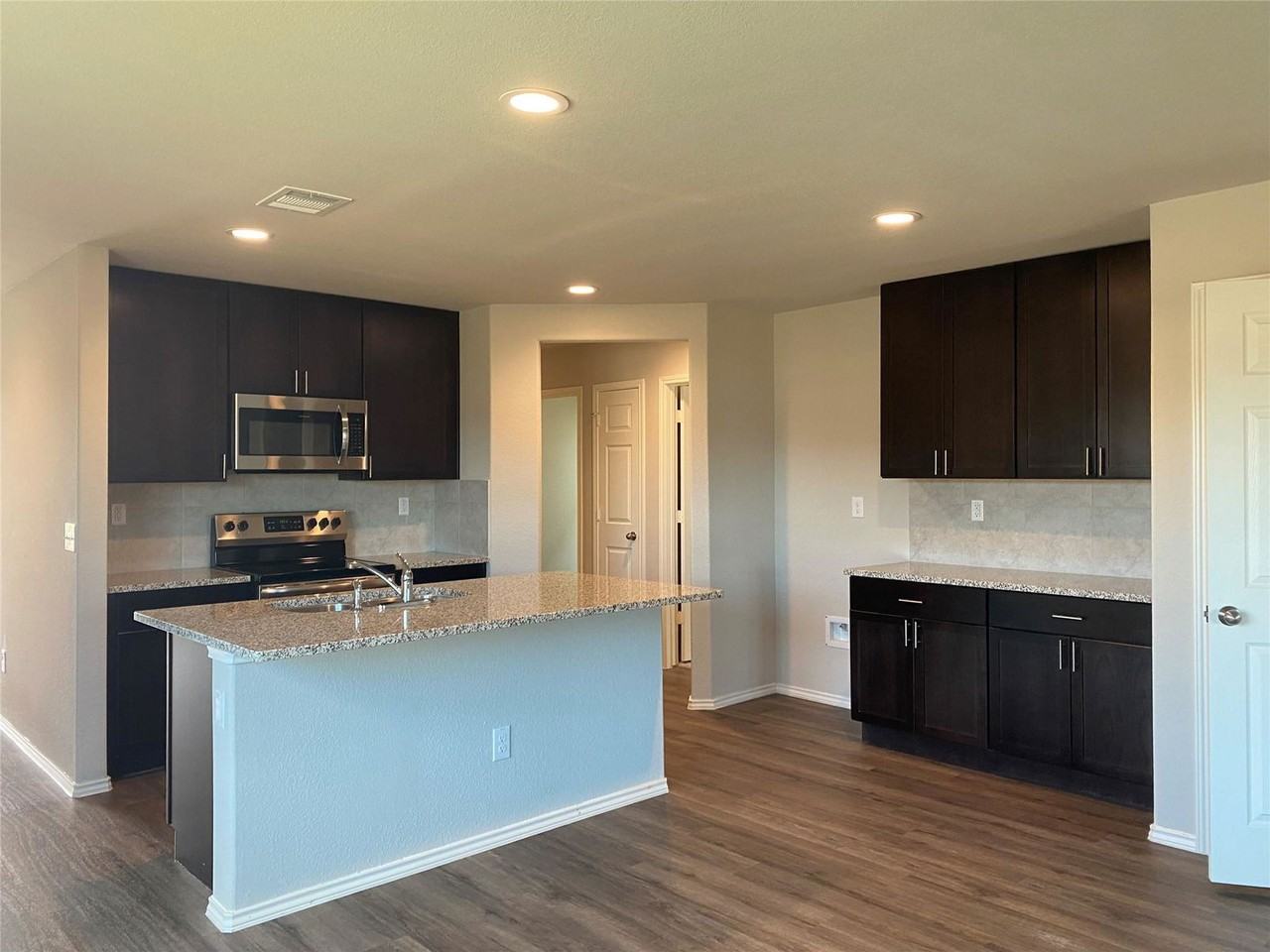 802 Faison Ct - Photo 7 of 8