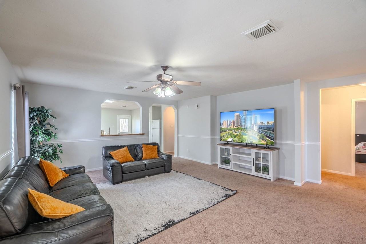 914 Parsonfield Ct - Photo 3 of 8