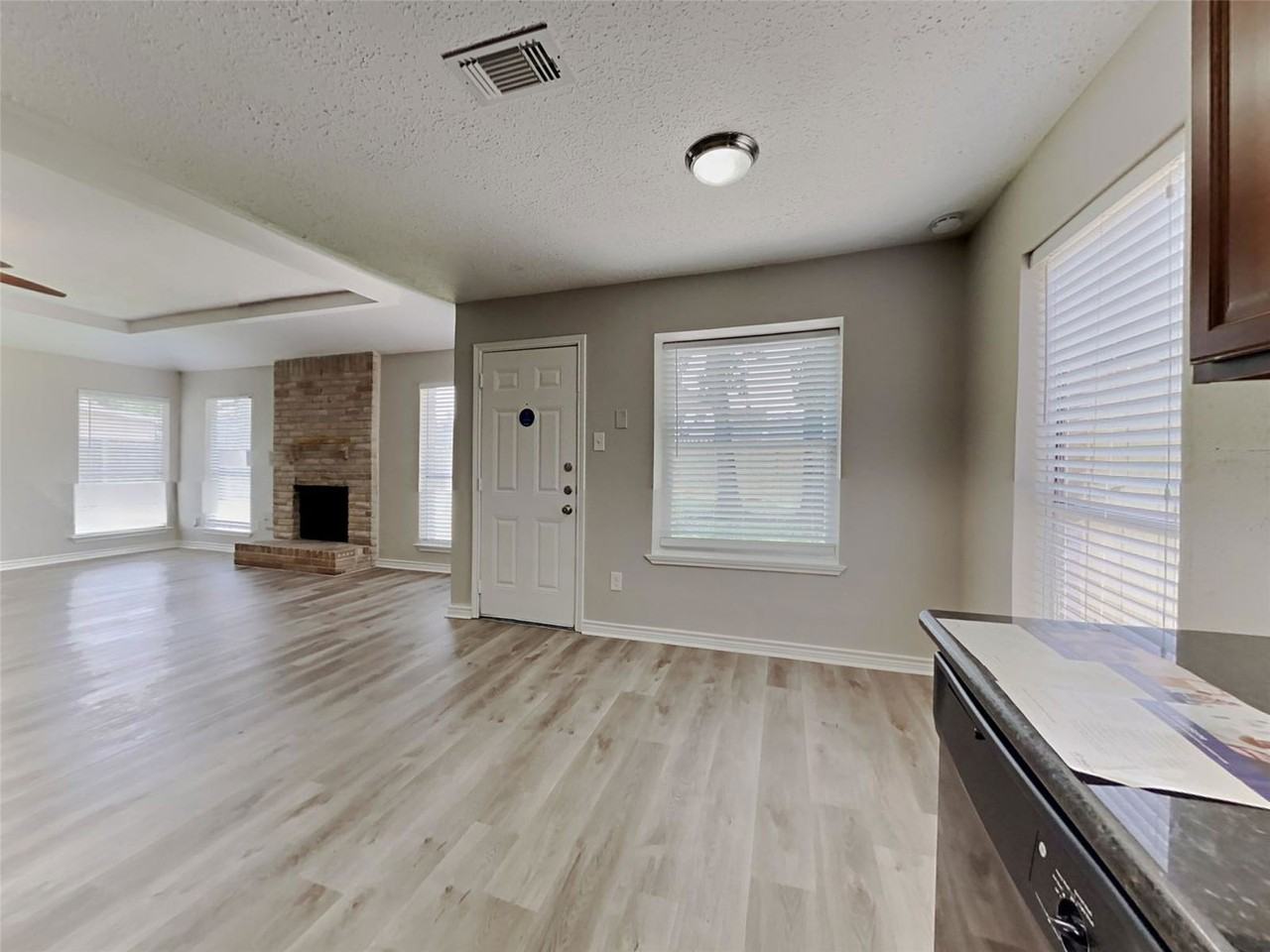 24107 Lone Elm Dr - Photo 4 of 8