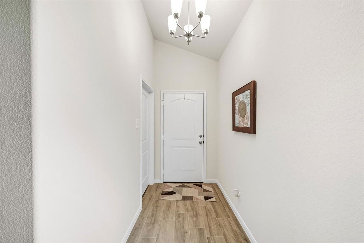 9977 Tammy Ln - Photo 2 of 8