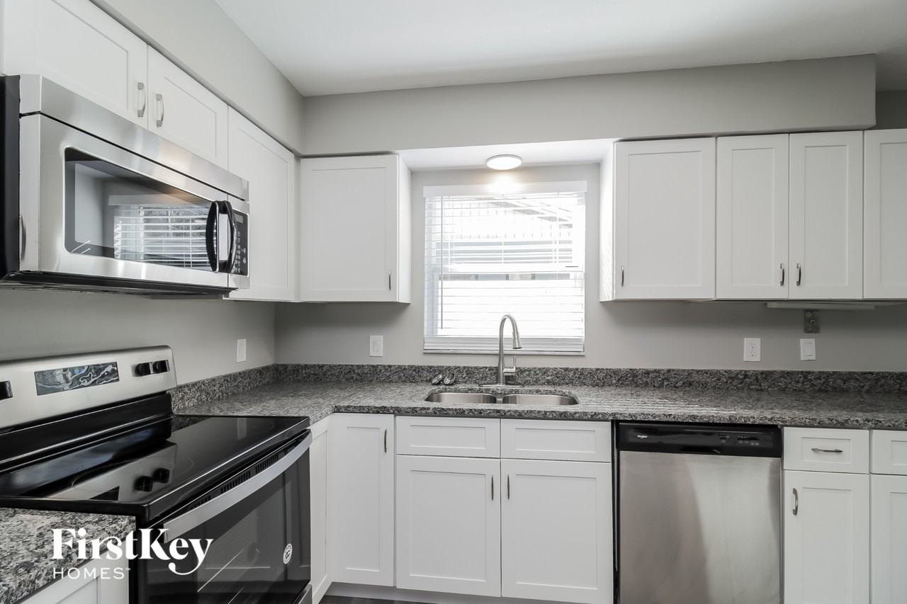 550 Meadowvale Dr - Photo 5 of 15