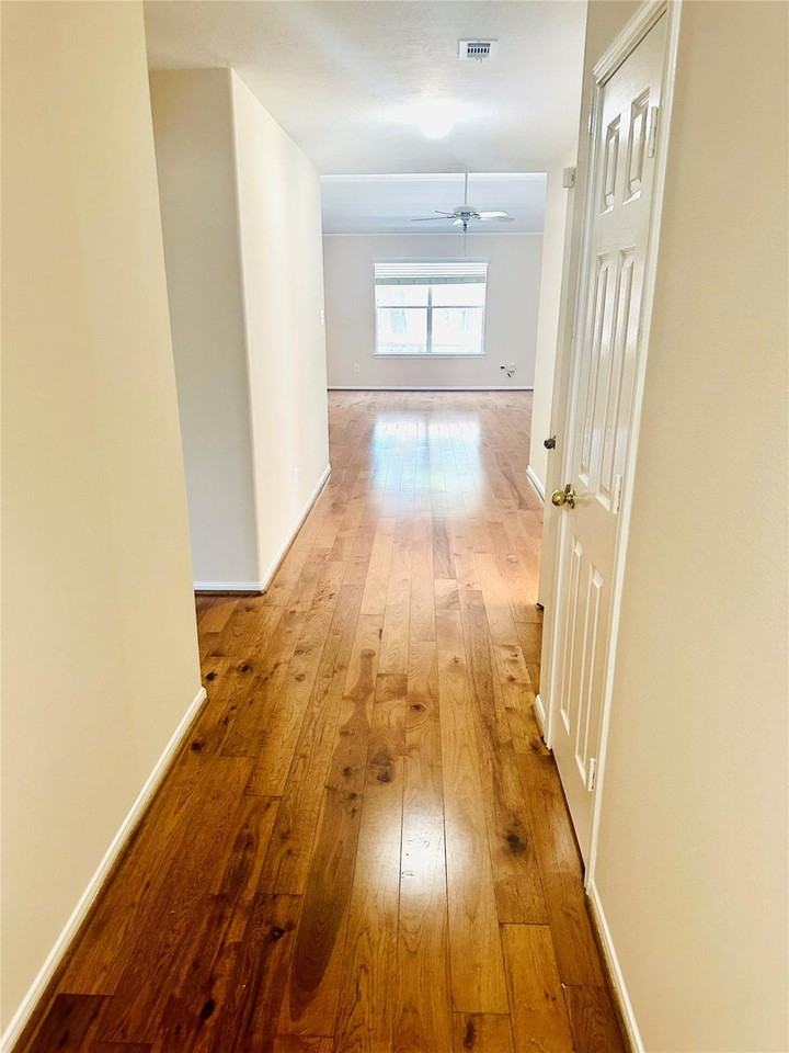 25330 Barmby Dr - Photo 2 of 8