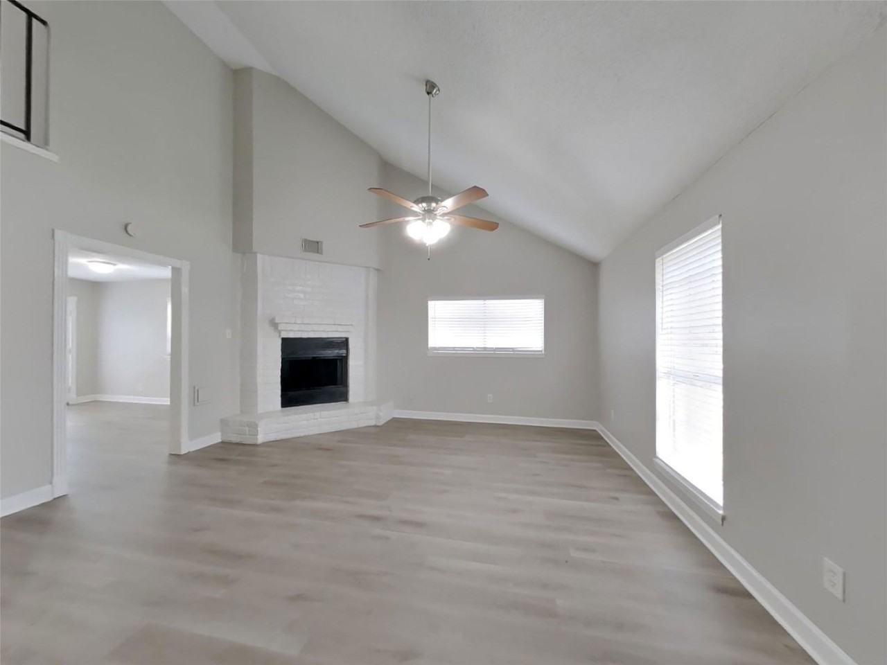 20143 Dawn Mist Dr - Photo 2 of 8