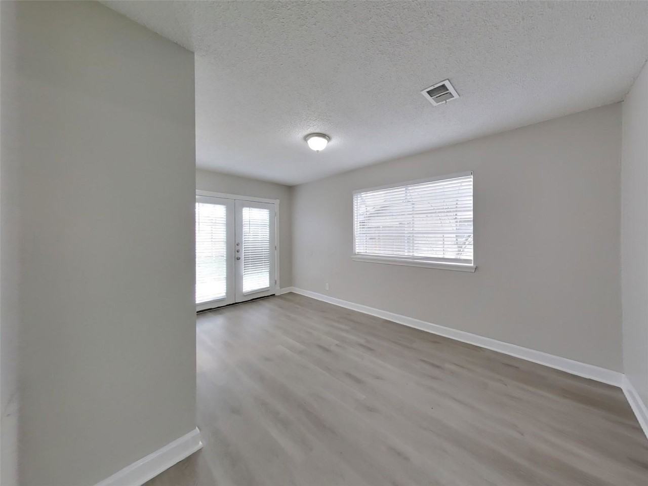 20143 Dawn Mist Dr - Photo 4 of 8