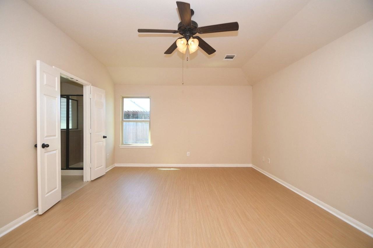 10015 Bitternut Hickory Ln
