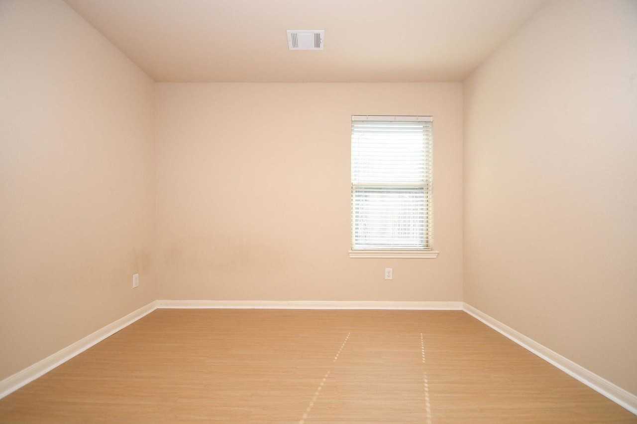 10015 Bitternut Hickory Ln - Photo 2 of 6