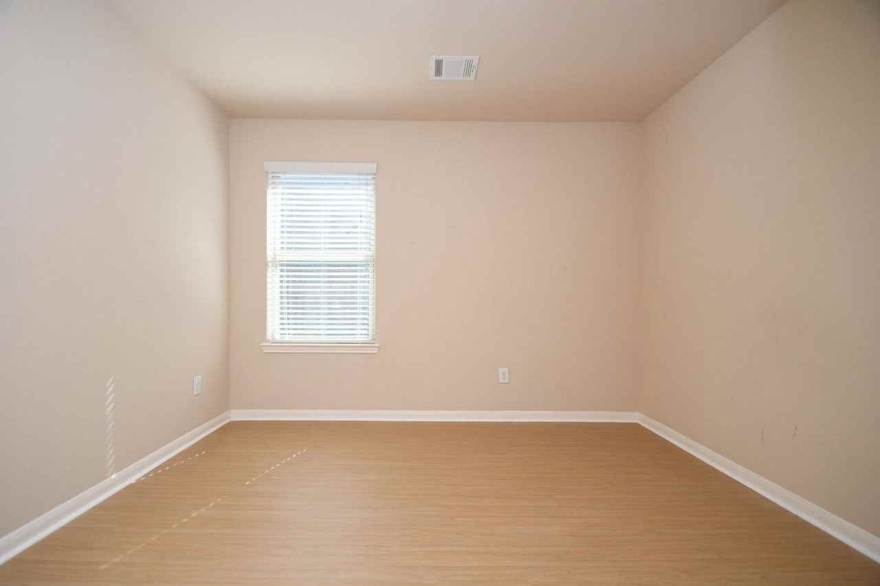 10015 Bitternut Hickory Ln - Photo 5 of 6
