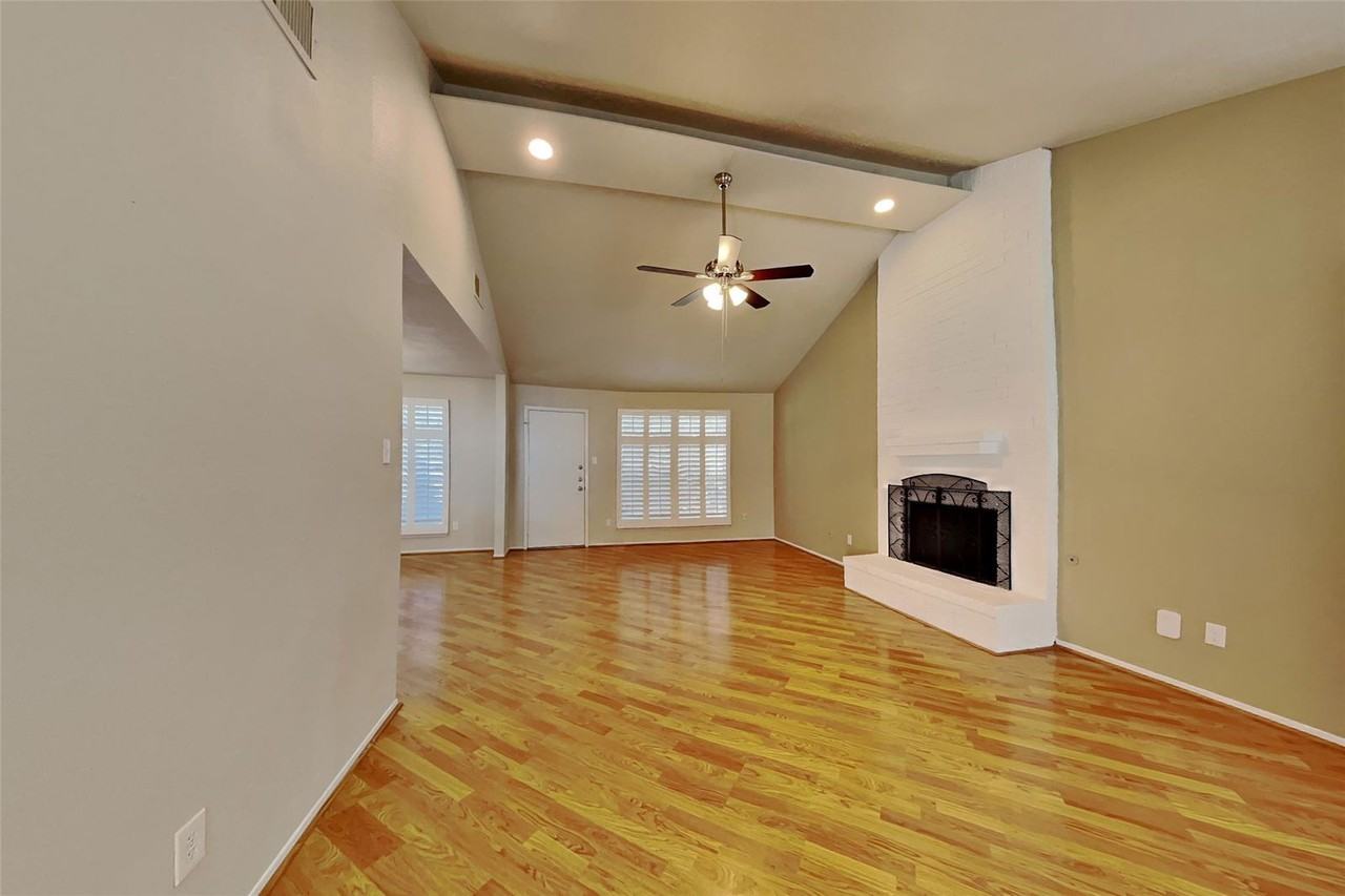 20 Early Dawn Ct - Photo 3 of 8