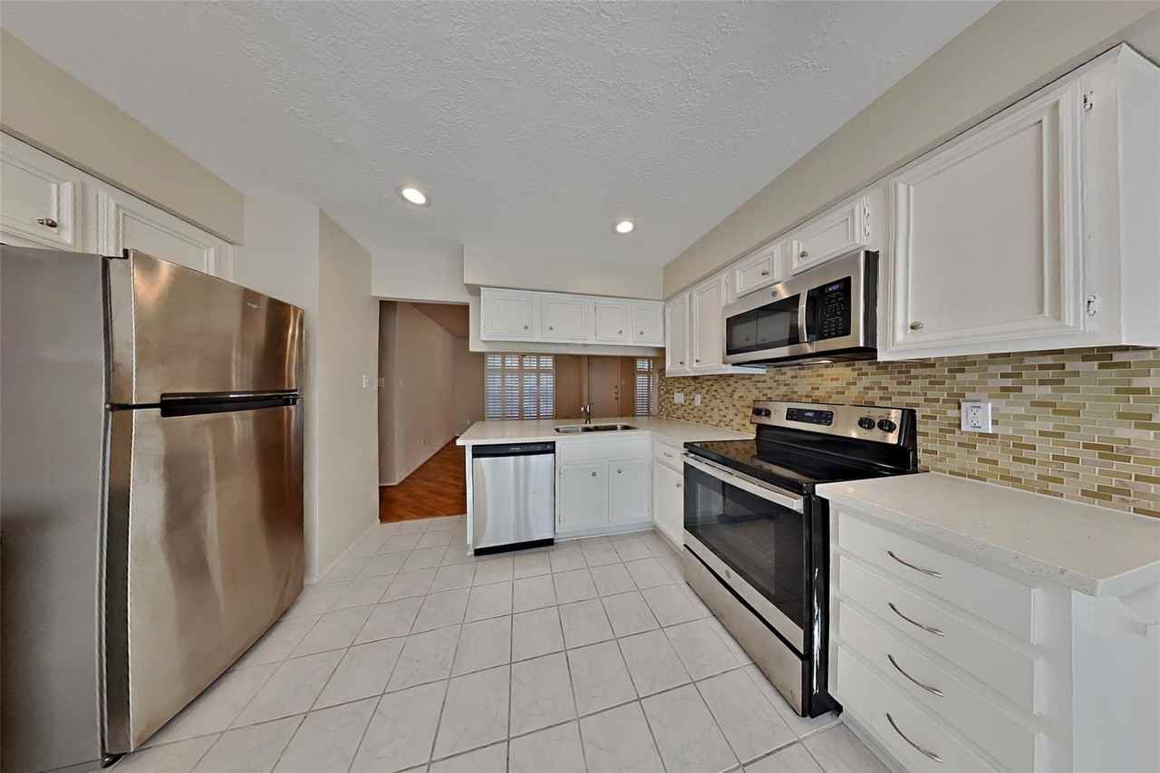 20 Early Dawn Ct - Photo 4 of 8