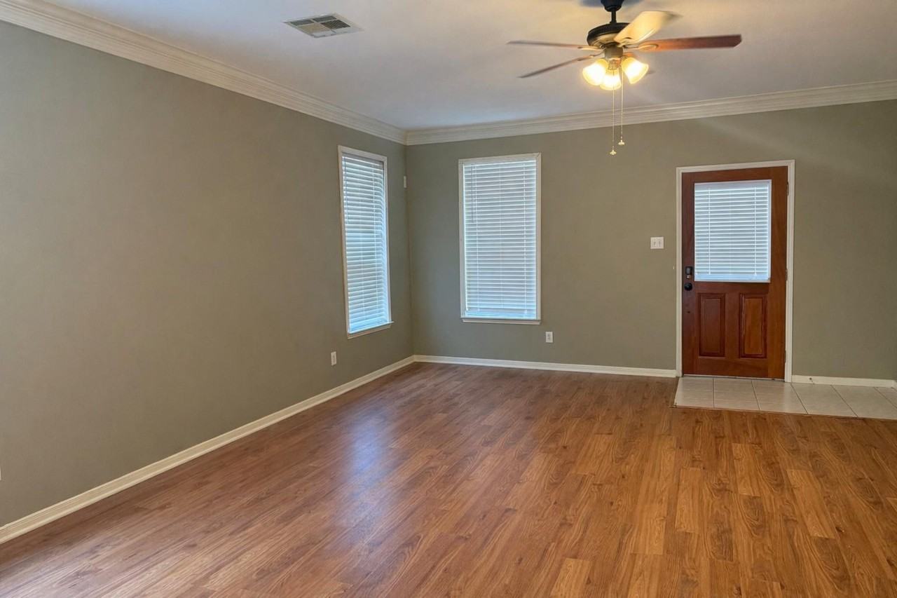 915 Saginaw Bay Ct - Photo 4 of 8