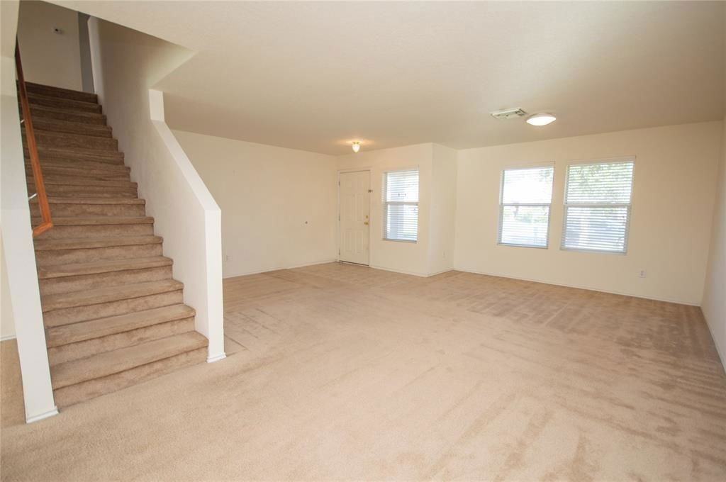 310 Falling Pine Dr - Photo 3 of 8