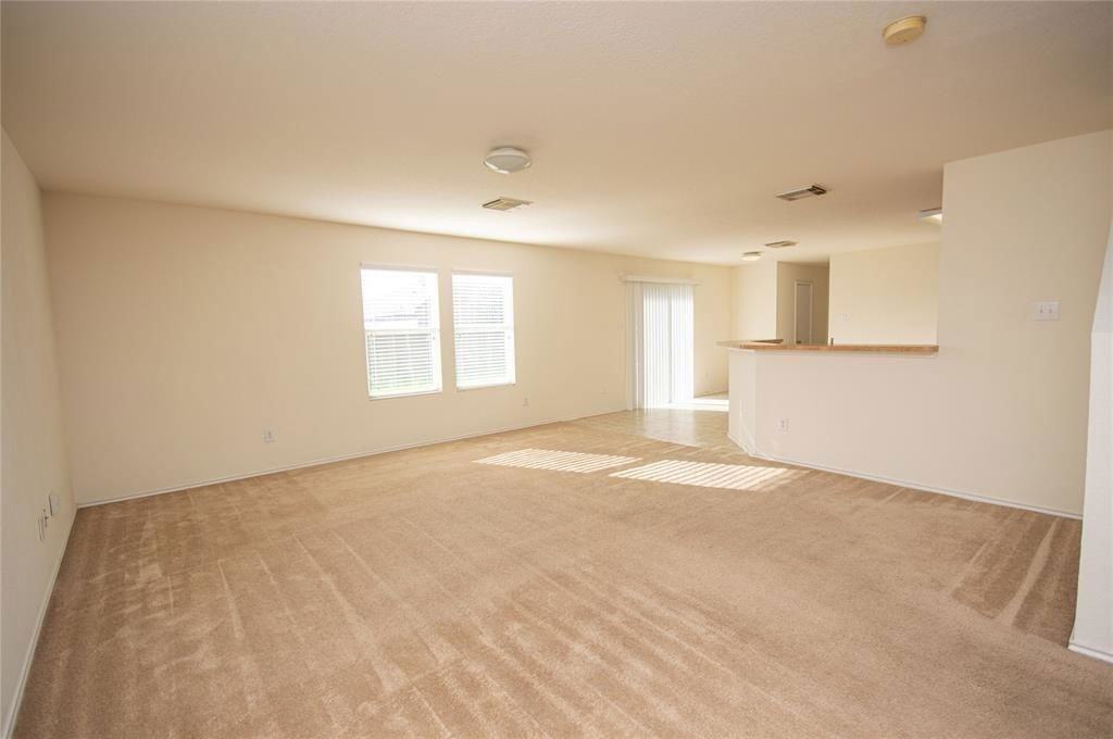 310 Falling Pine Dr - Photo 4 of 8