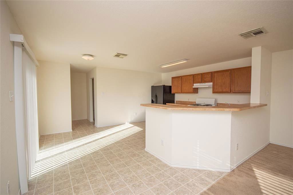 310 Falling Pine Dr - Photo 5 of 8