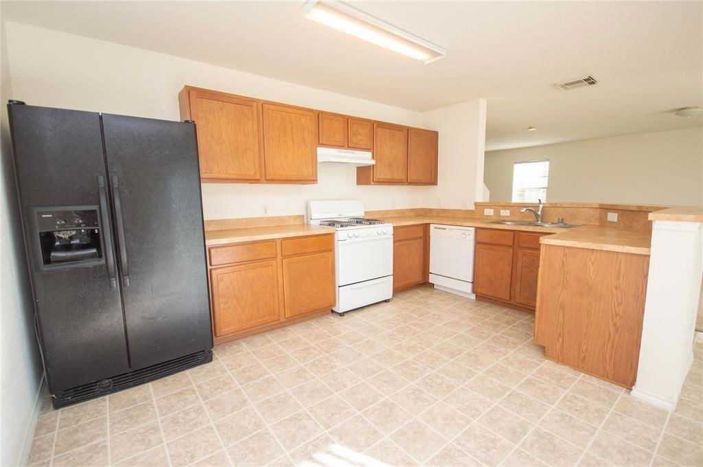 310 Falling Pine Dr - Photo 7 of 8