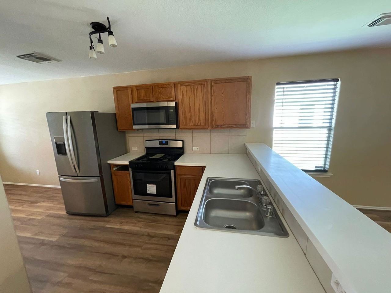 8714 Sunset Pond Dr - Photo 3 of 8