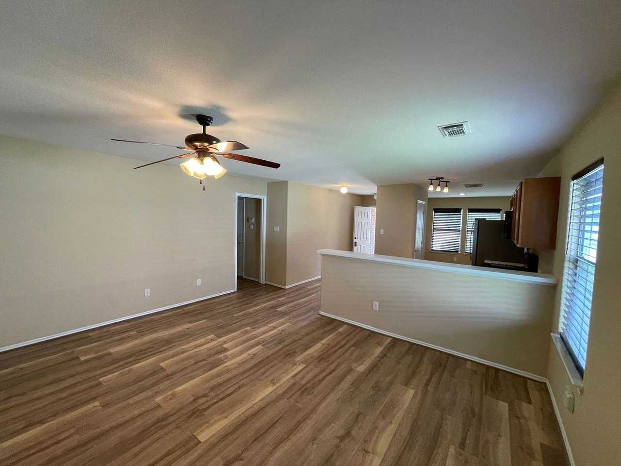 8714 Sunset Pond Dr - Photo 6 of 8