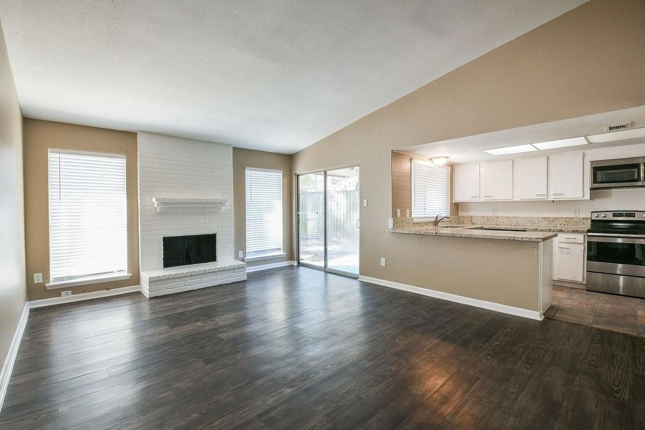 21 Pineash Ct - Photo 4 of 8