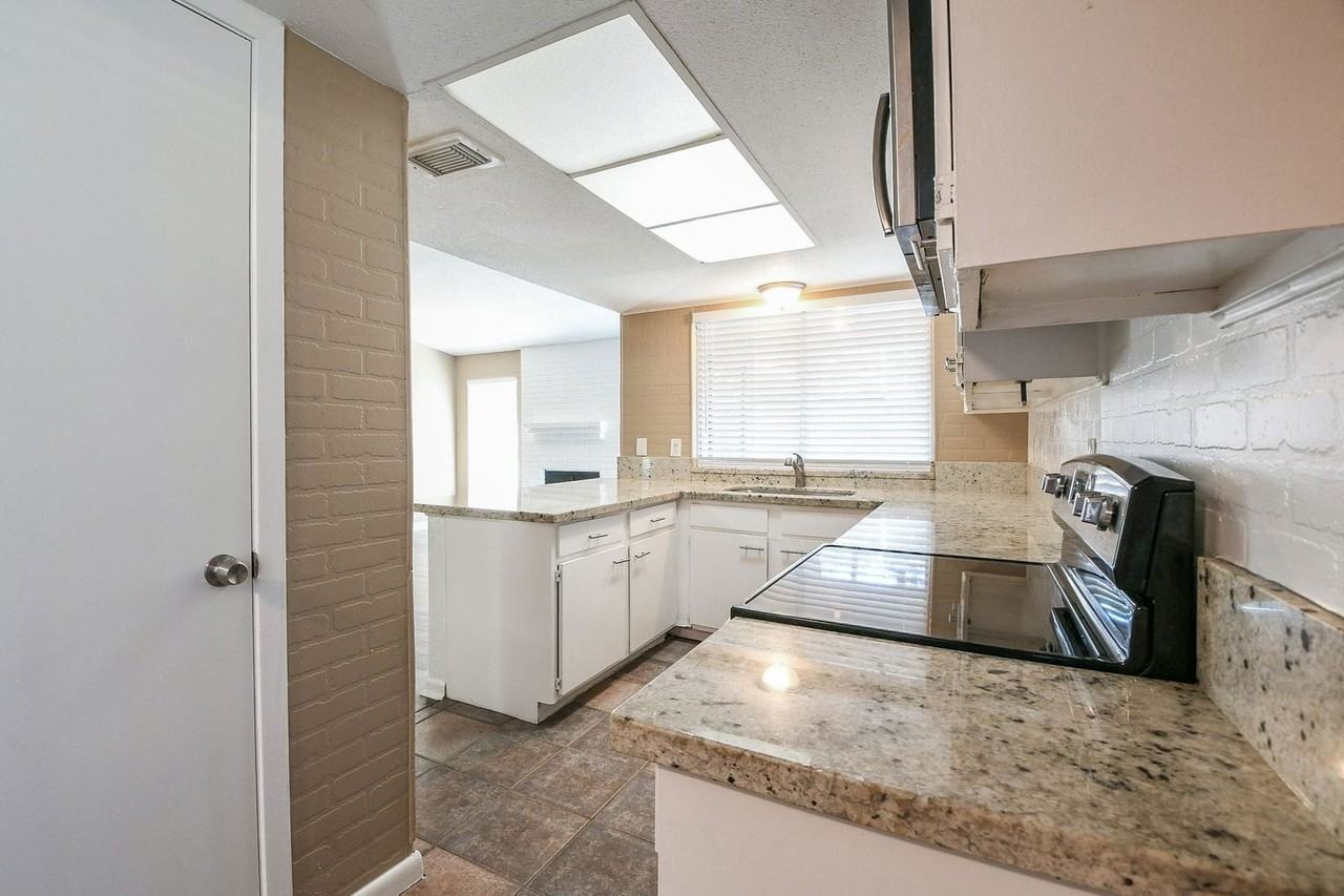 21 Pineash Ct - Photo 7 of 8