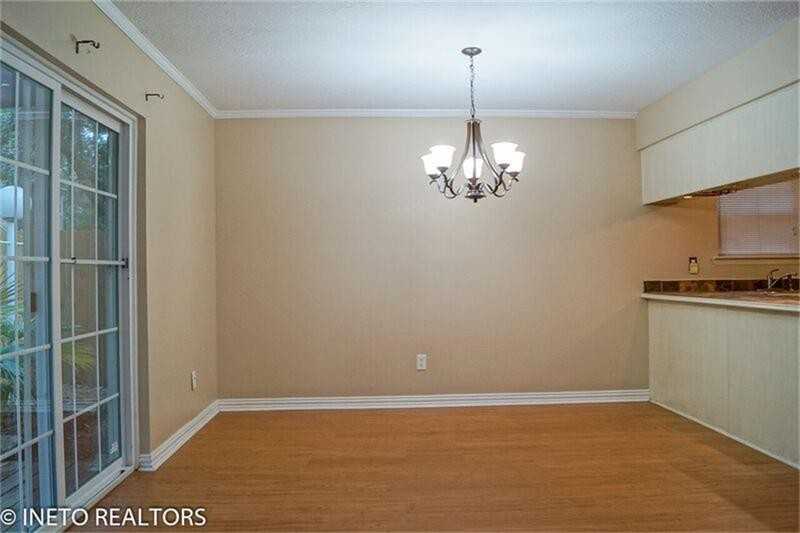 29 Coralberry Ct - Photo 3 of 8