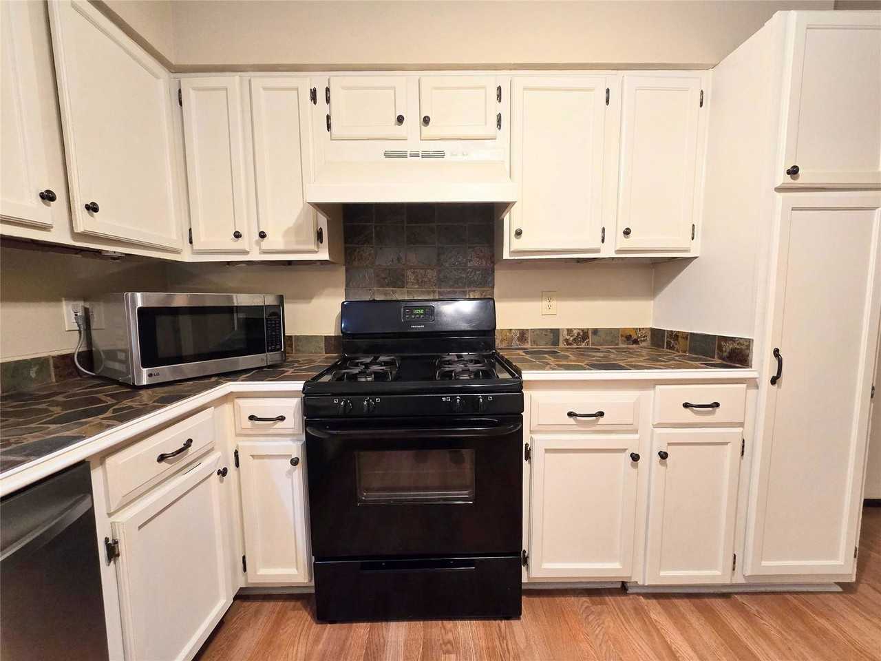 29 Coralberry Ct - Photo 5 of 8