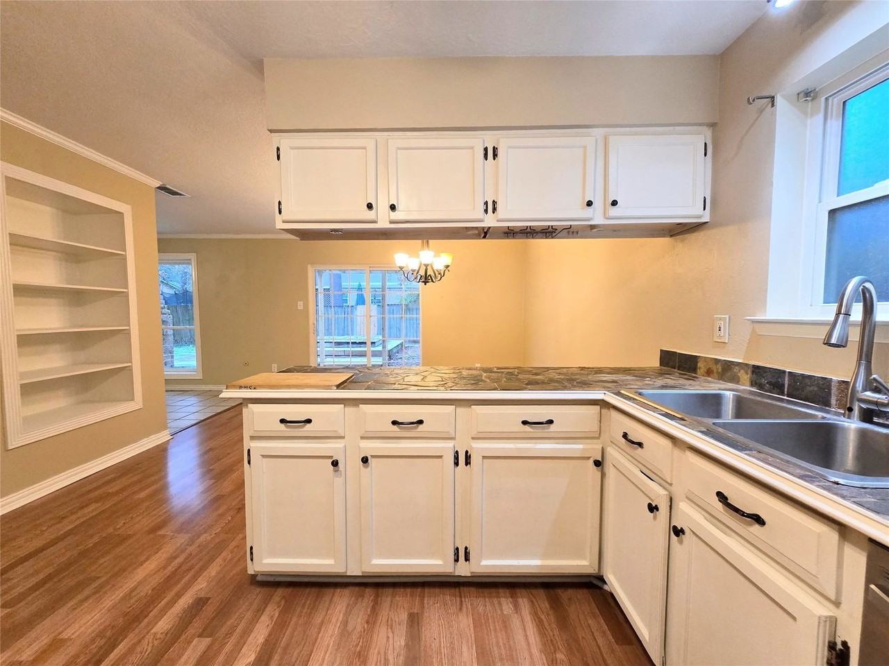 29 Coralberry Ct - Photo 6 of 8