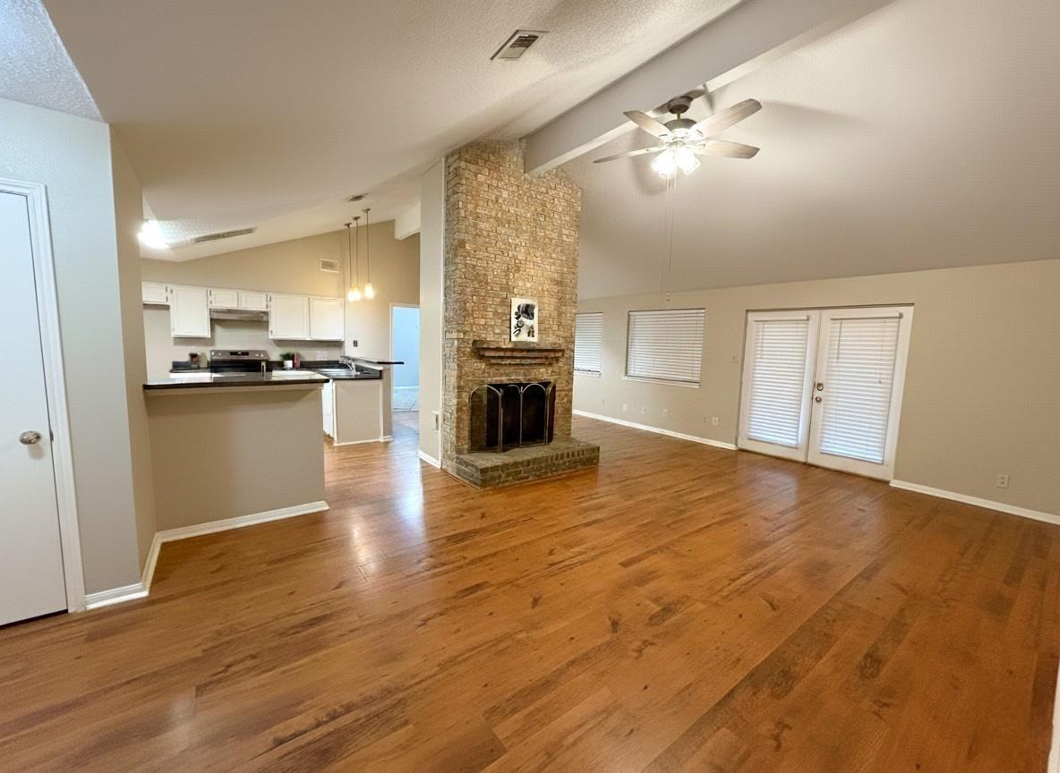 1014 Stoneleigh Ct - Photo 4 of 8