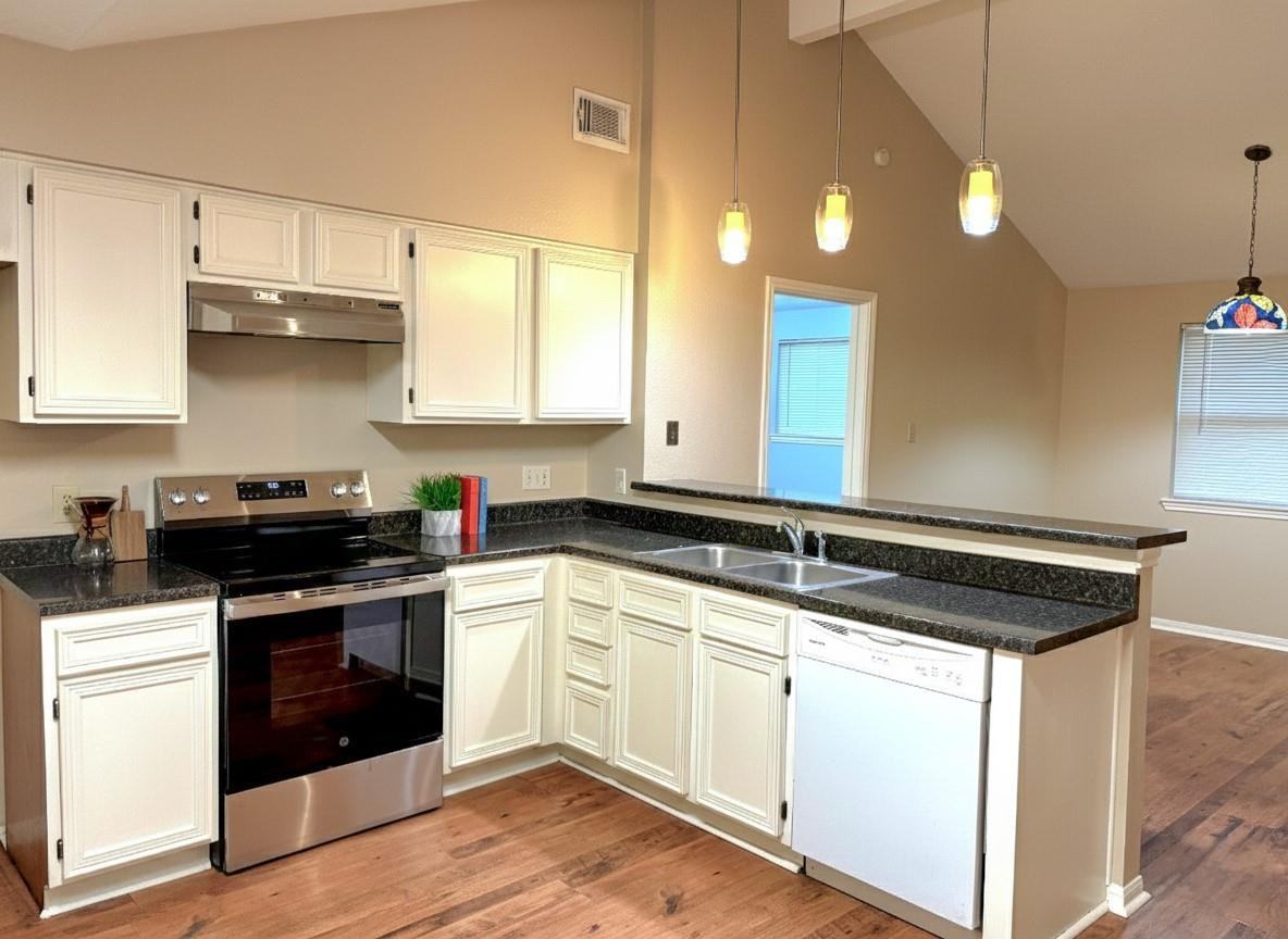 1014 Stoneleigh Ct - Photo 6 of 8