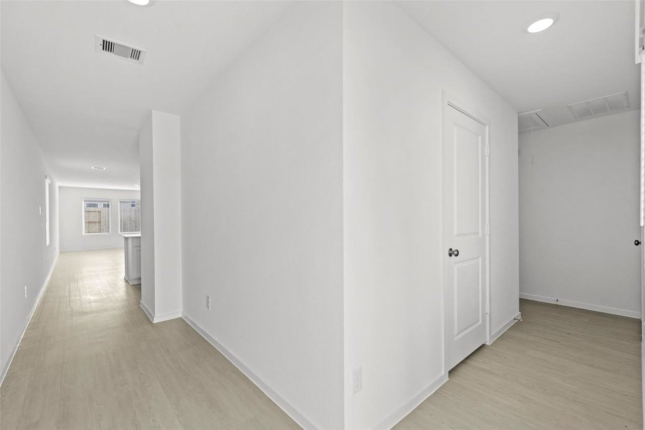 214 Farray Forest Ln - Photo 4 of 8