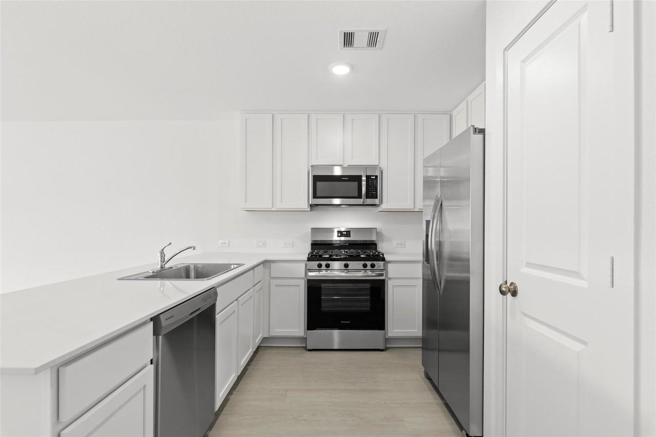 214 Farray Forest Ln - Photo 5 of 8