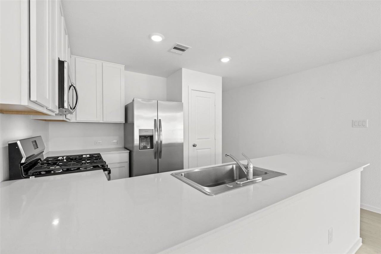 214 Farray Forest Ln - Photo 6 of 8