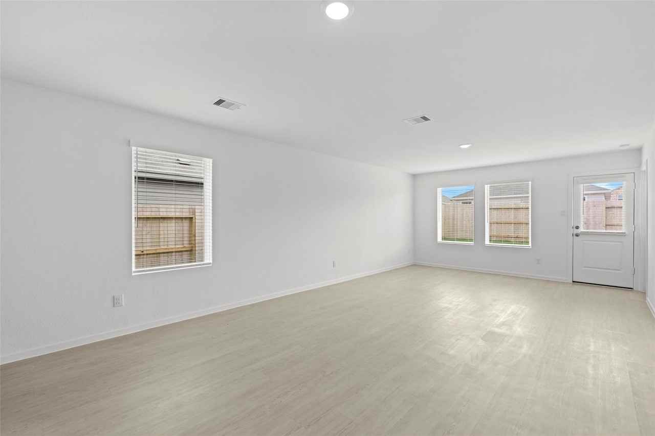 214 Farray Forest Ln - Photo 7 of 8