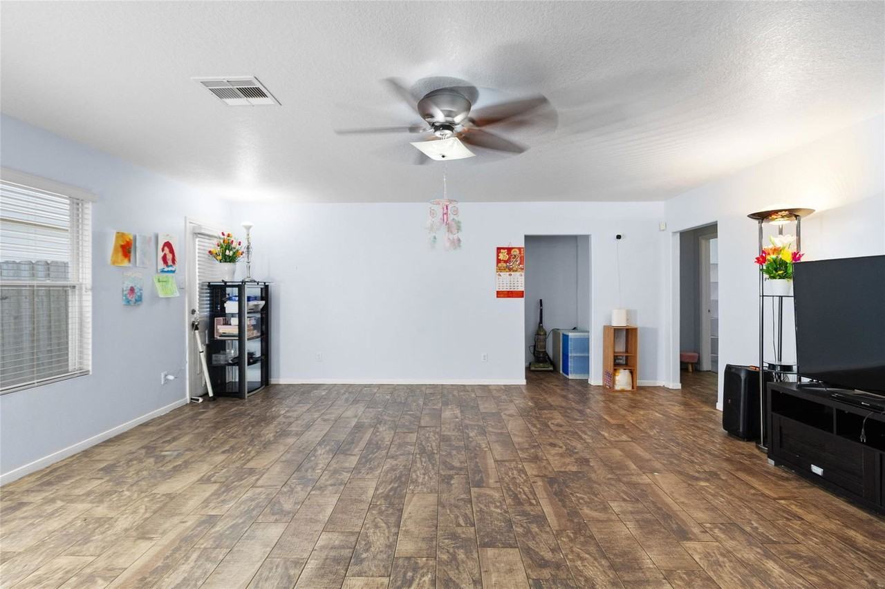 16882 Blackberry Lily Ln - Photo 5 of 8