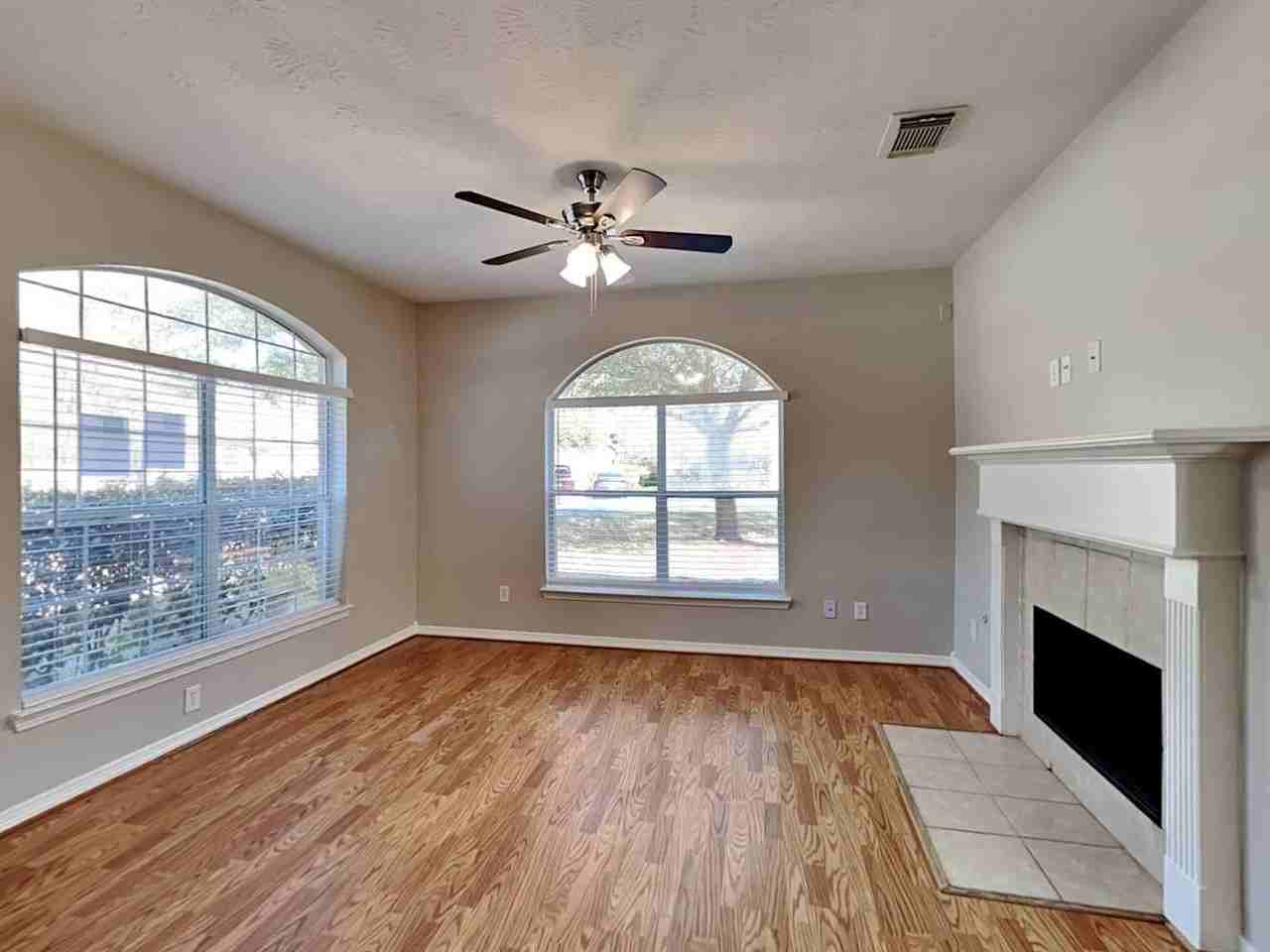 28919 Hidden Lake Ct - Photo 5 of 8