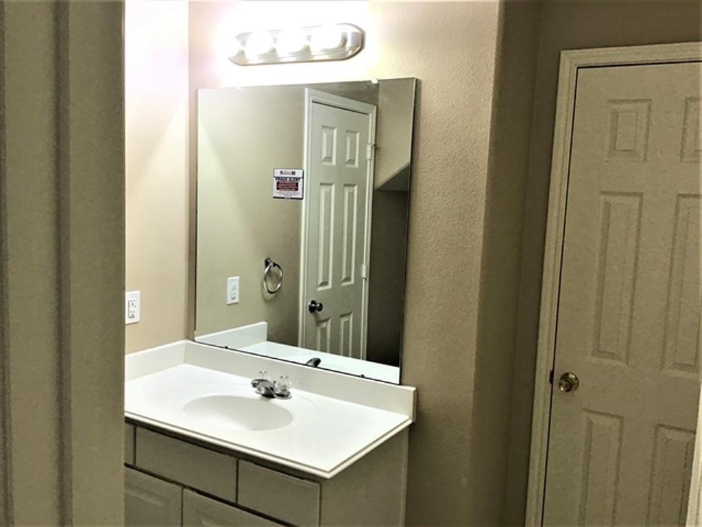 16843 Blackberry Lily Ln - Photo 7 of 8