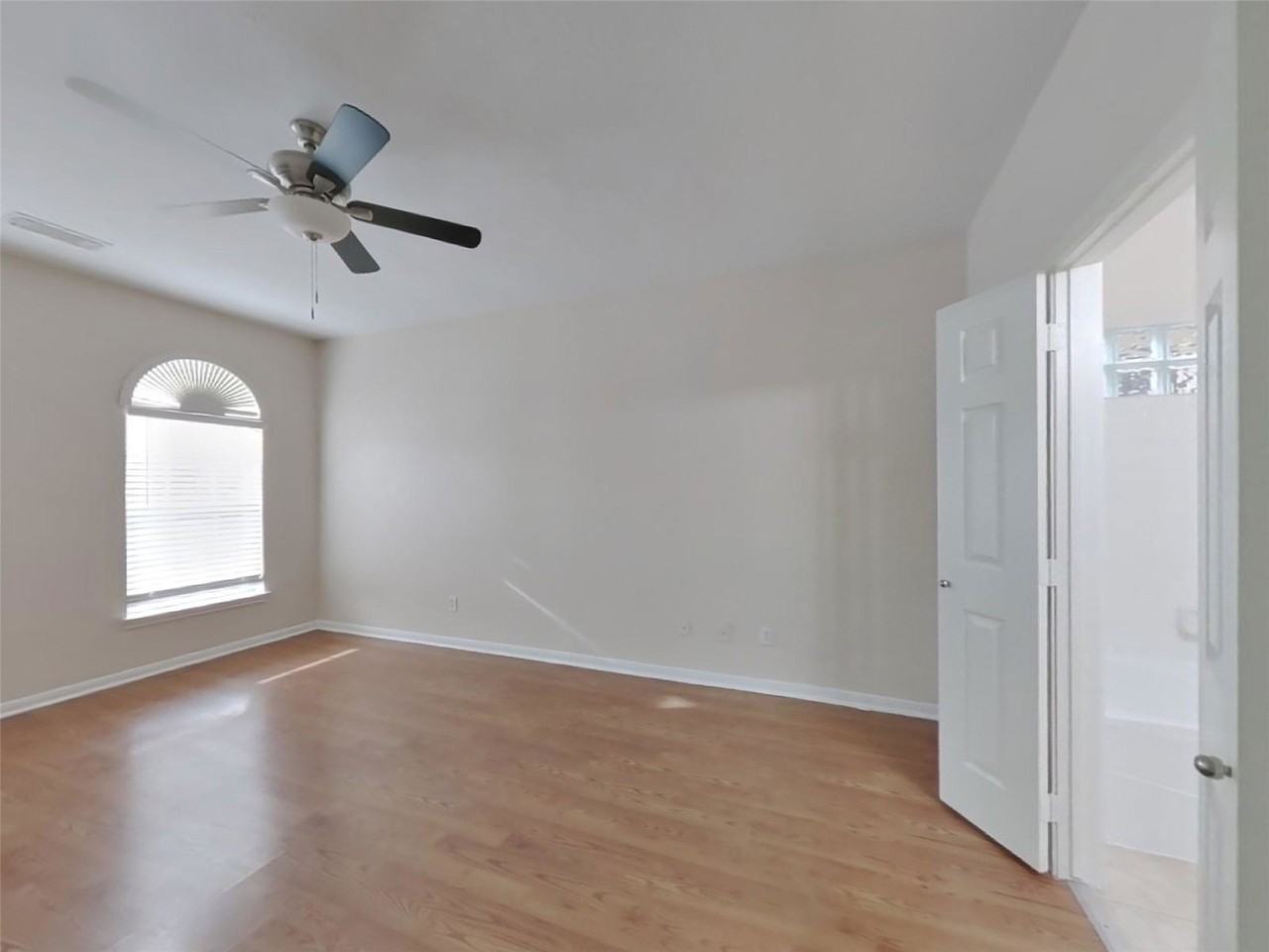 2906 Crescent Bend Rd - Photo 6 of 8