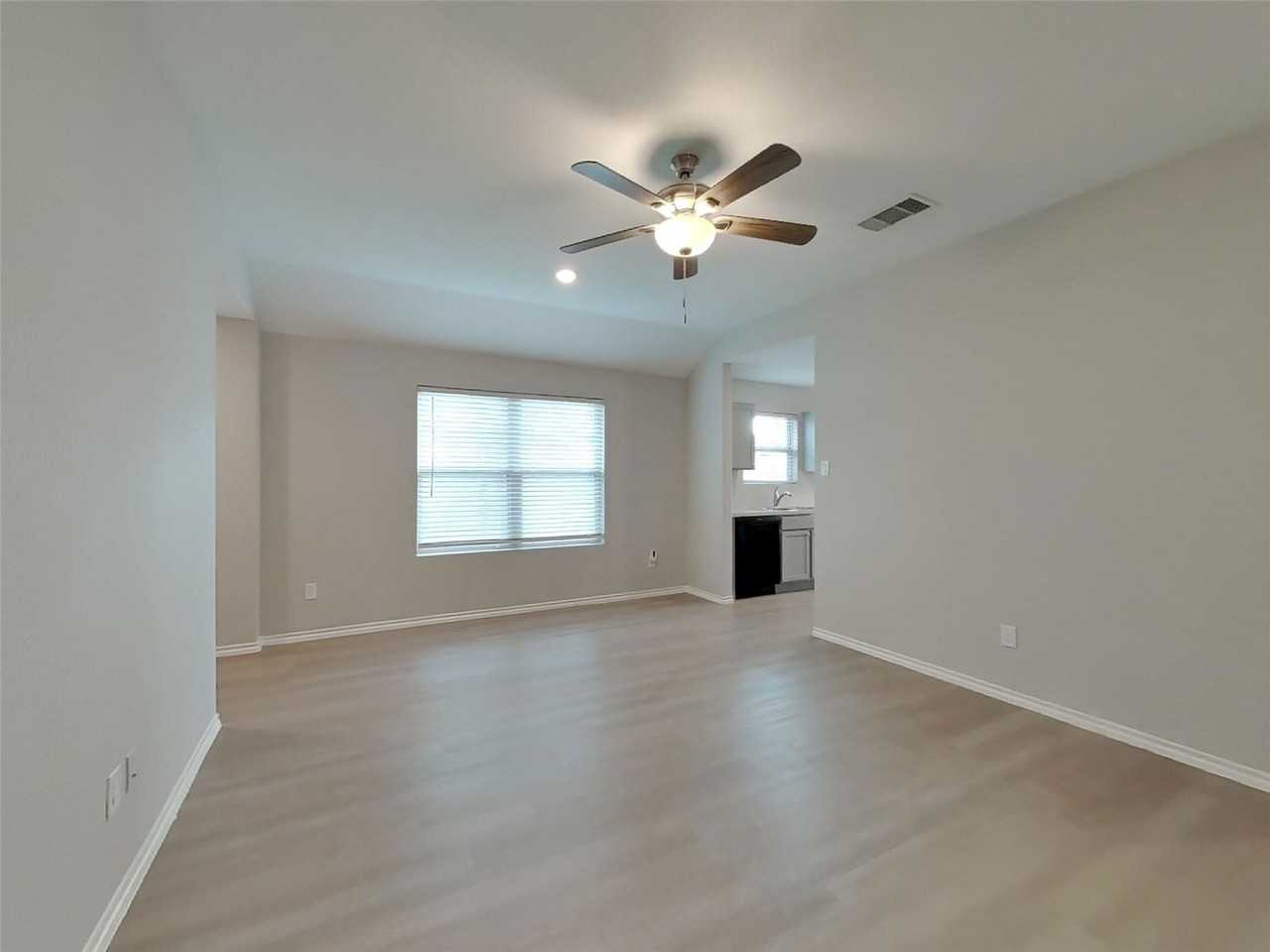 11151 N Lake Mist Ln - Photo 2 of 8