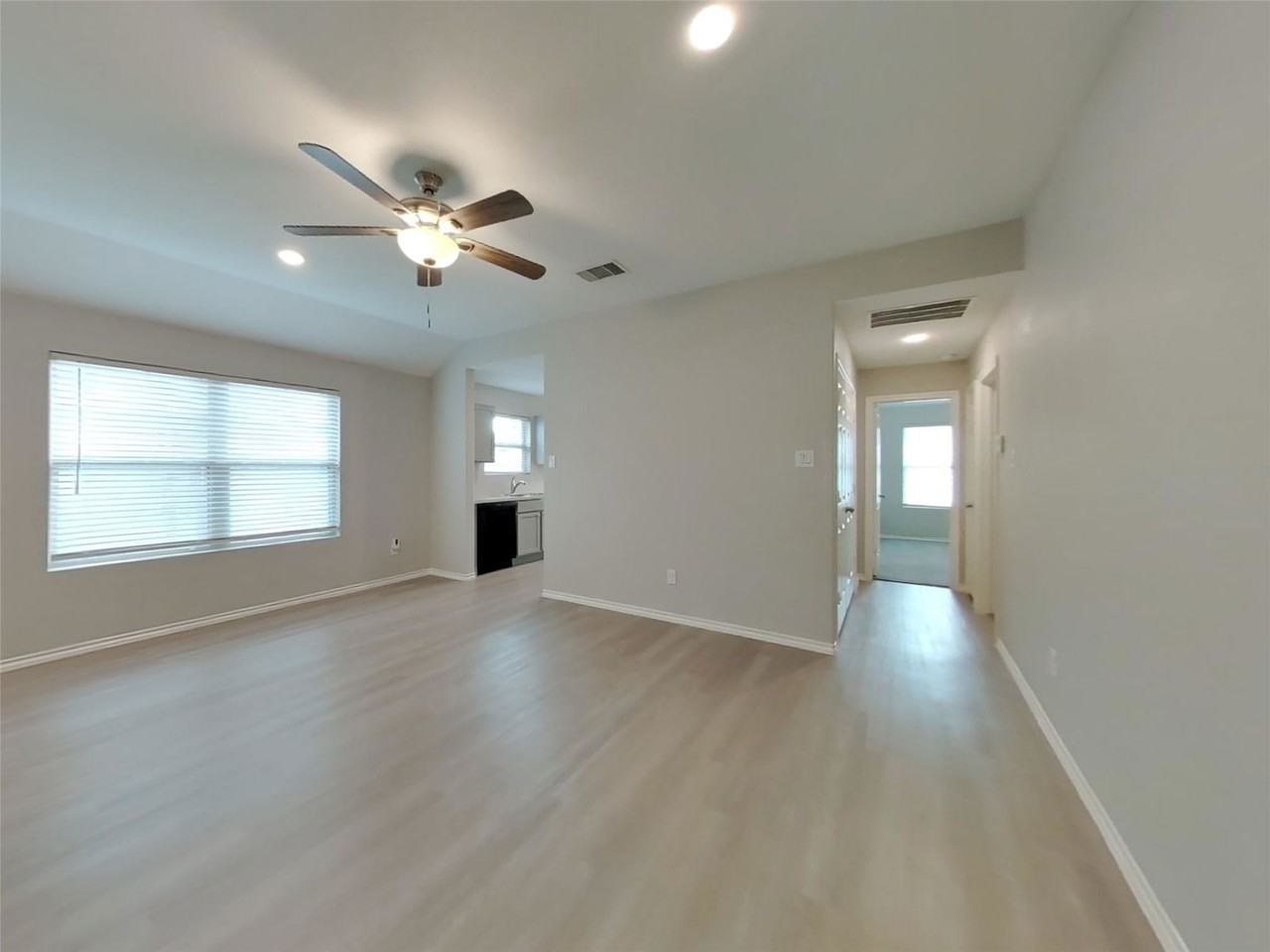 11151 N Lake Mist Ln - Photo 3 of 8