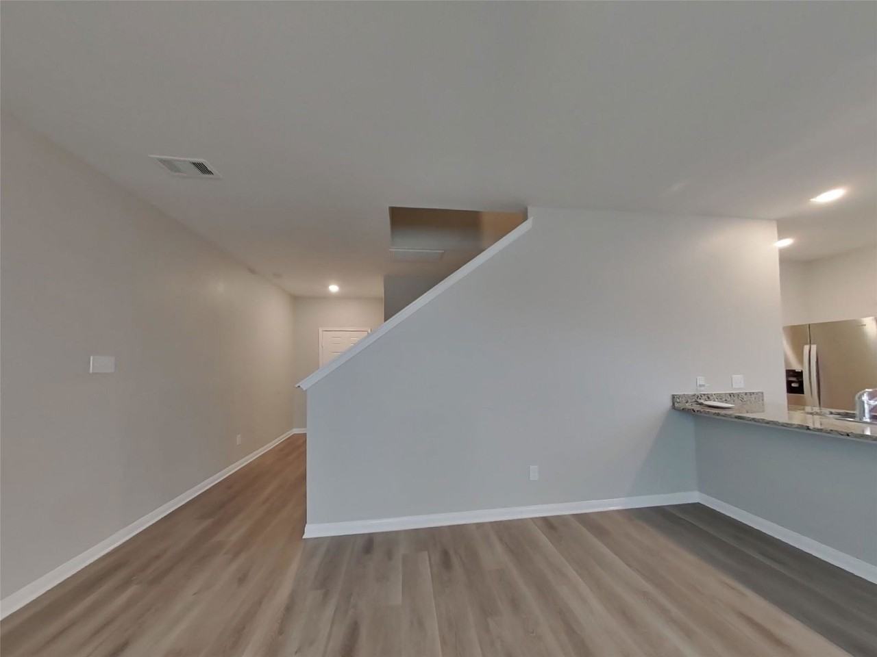 21108 Titian Dr - Photo 3 of 8