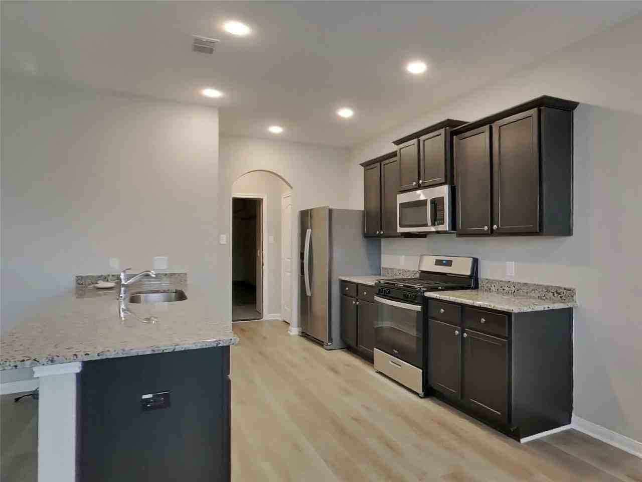 21108 Titian Dr - Photo 6 of 8