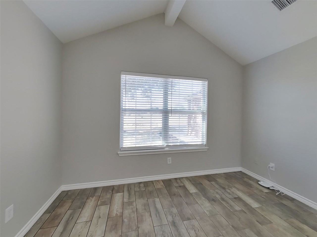 16229 Summerset Estates Blvd - Photo 2 of 8