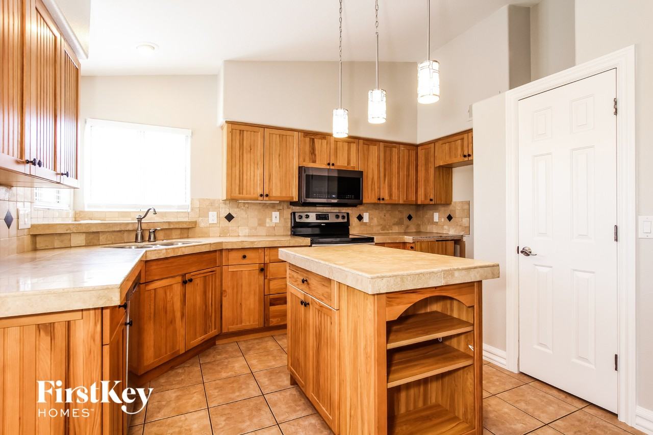 15077 N 85th Ave - Photo 5 of 15