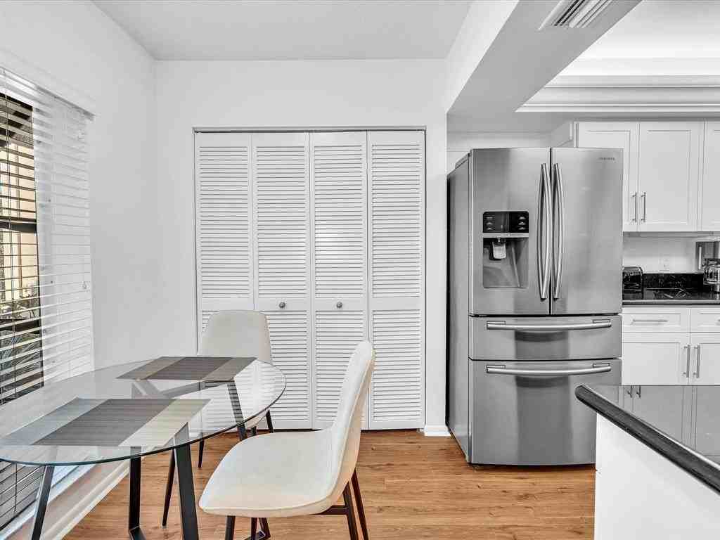 5087 Oak Hill Ln #312 - Photo 4 of 50